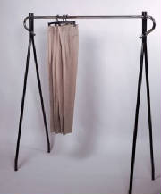 webassets/ClothingRackSingleBlackBar.jpg